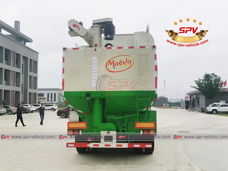 Bulk Grain Transport Semi-trailer - Rear Side View